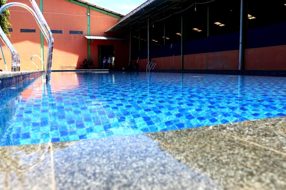Sinar Sport Hotel Bengkulu Extérieur photo